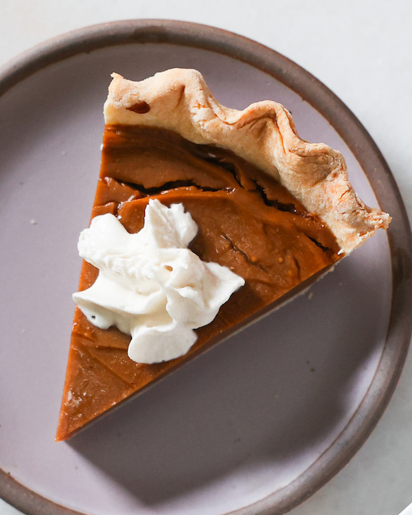 https://sweetpotatosoul.com/wp-content/uploads/2014/01/vegan-sweet-potato-pie-slice.jpeg