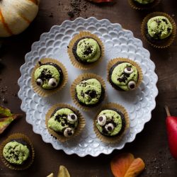 Halloween Raw Chocolate Matcha Cupcakes | sweetpotatosoul.com