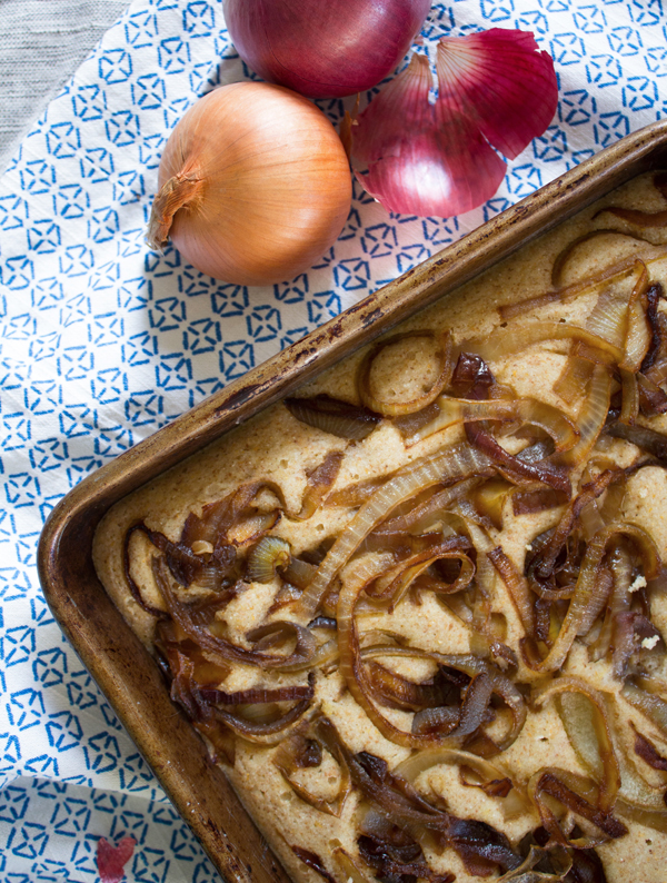 Vegan Caramelized Onion Cornbread | www.sweetpotatosoul.com