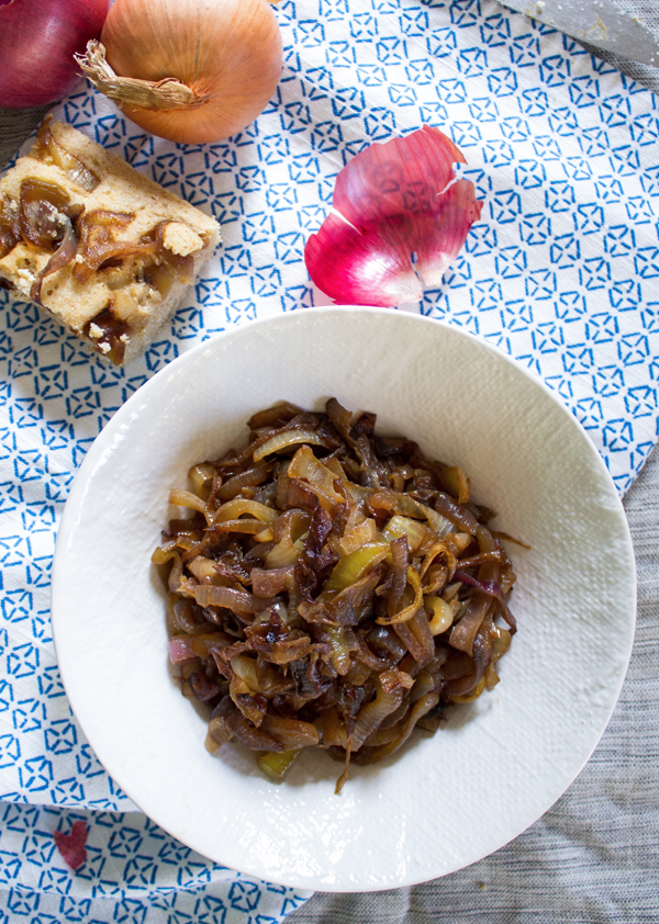 How to Caramelize Onions + Trip to a NY Onion Farm {VIDEO}