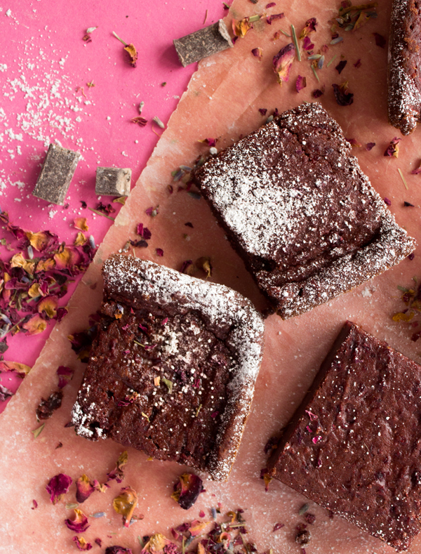 Vegan Beet Brownies | www.sweetpotatosoul.com