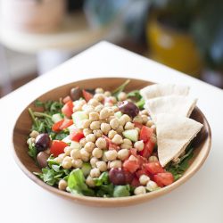 Mediterranean Salad 5 Minute Easy Vegan Recipes | sweetpotatosoul.com