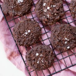 Dark Chocolate Black Bean Cookies | sweetpotatosoul.com