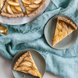 Vegan Apple Tart with Walnut Crust | @sweetpotatosoul