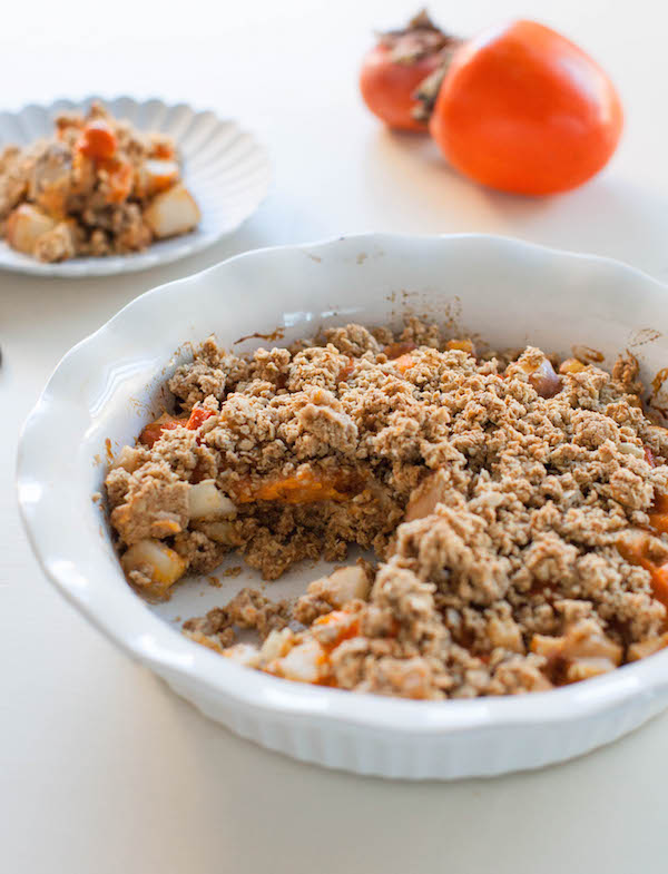 Pear Persimmon Breakfast Crumble | @sweetpotatosoul