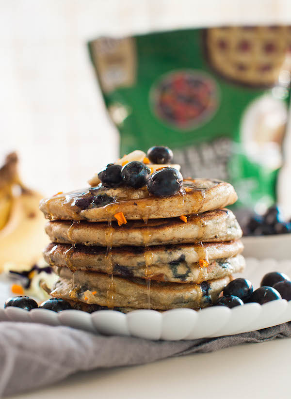Vegan Blueberry Pancakes | @sweetpotatosoul