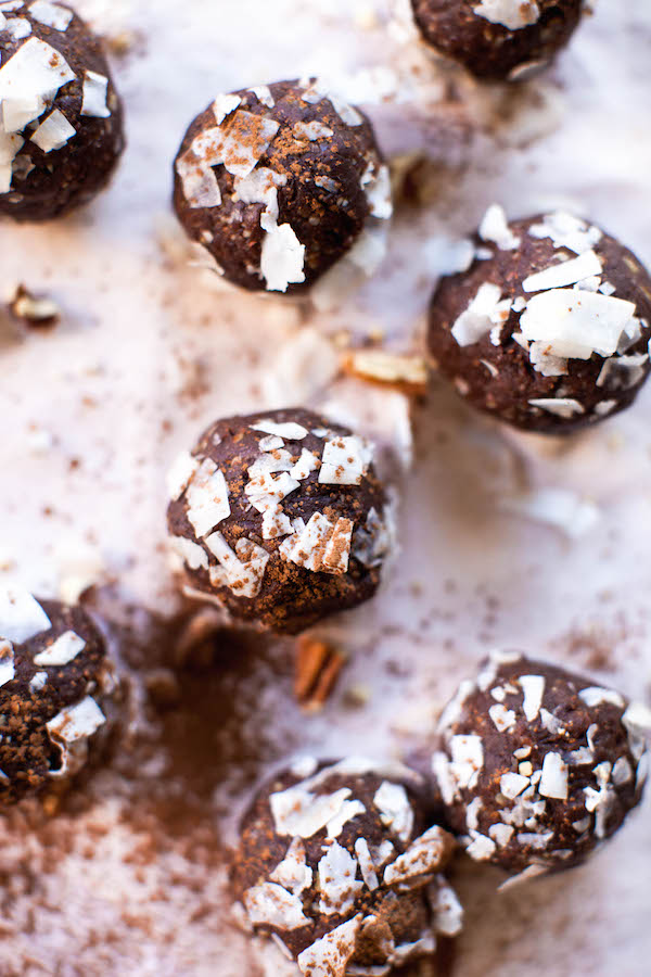 Energizing Coco Date Balls | Food Processor Recipes | @sweetpotatosoul
