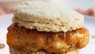 Vegan hot chicken biscuits | @sweetpotatosoul