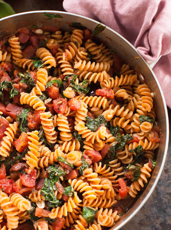 Vegan pasta puttanesca | @sweetpotatosoul