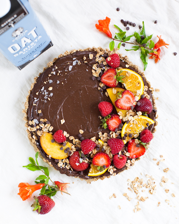 Oat Chocolate Mousse Tart | @sweetpotatosoul