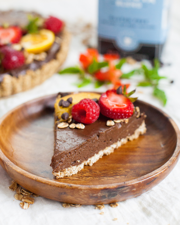 Oat Chocolate Mousse Tart | @sweetpotatosoul