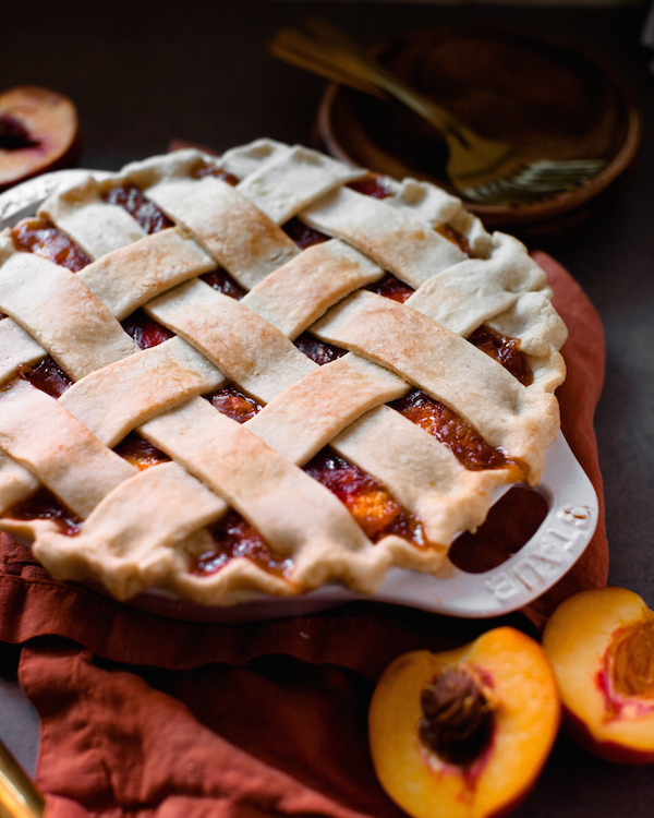 Vegan Peach Pie | @sweetpotatosoul