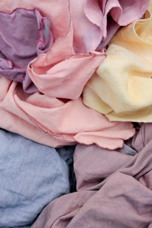 Colorful natural fabric dye