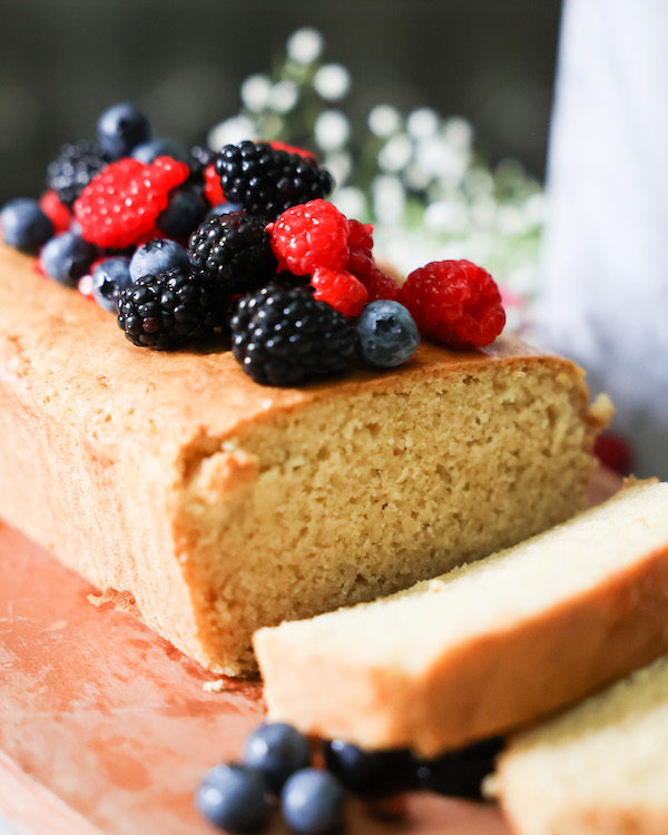 Fluffy moist vegan poundcake