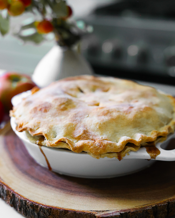 Vegan apple pie in pie dish