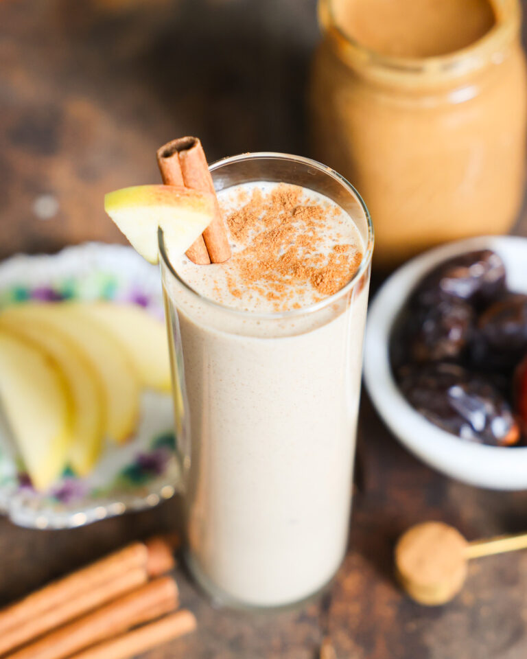 apple smoothie in glass