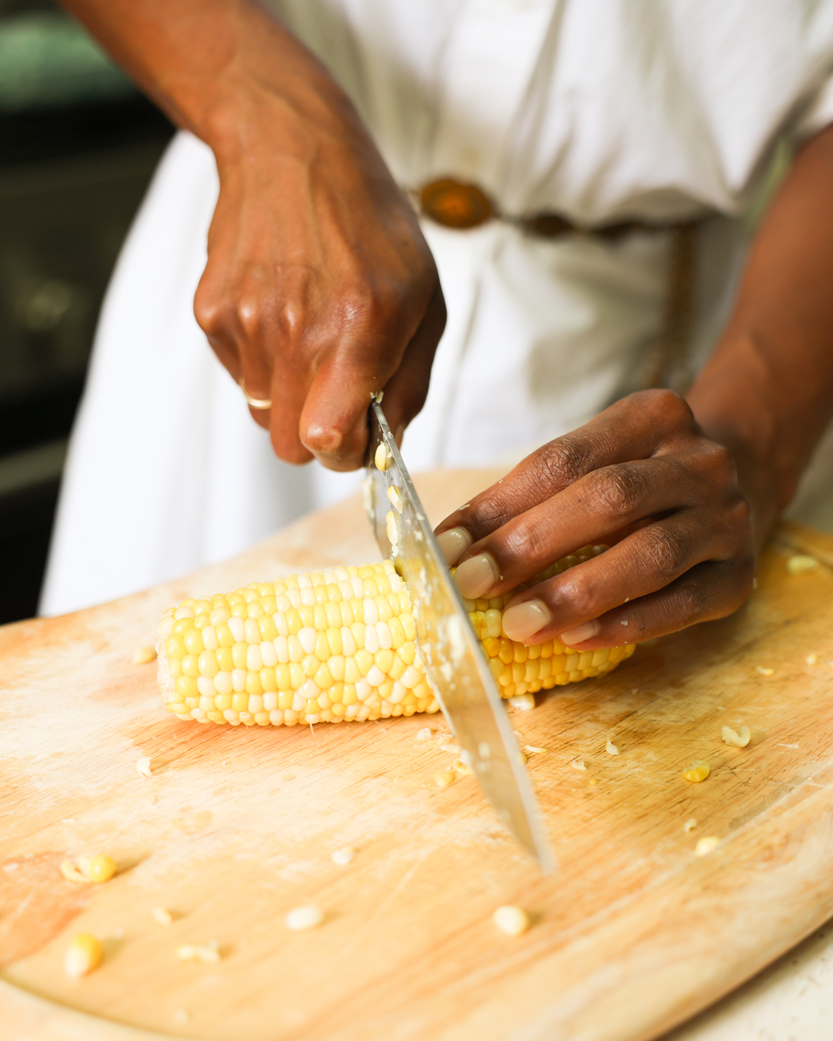 halving corn: easier method to cut corn cob