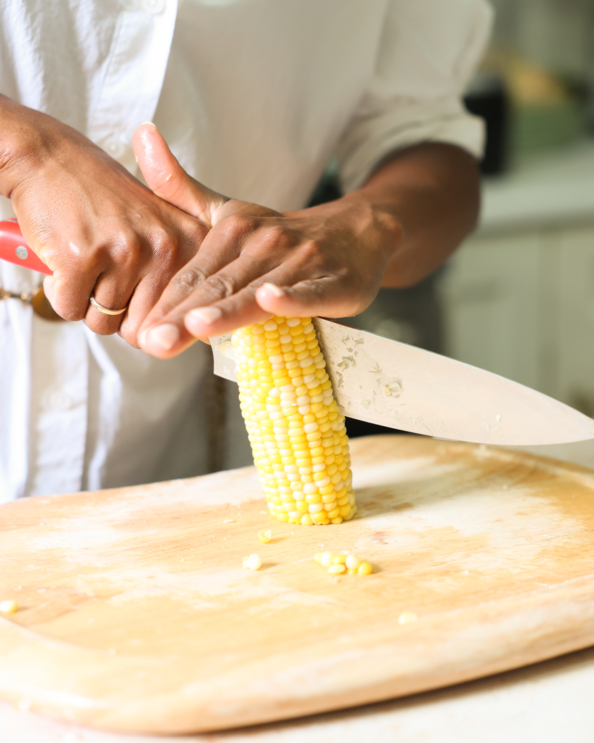 halving a corn cob