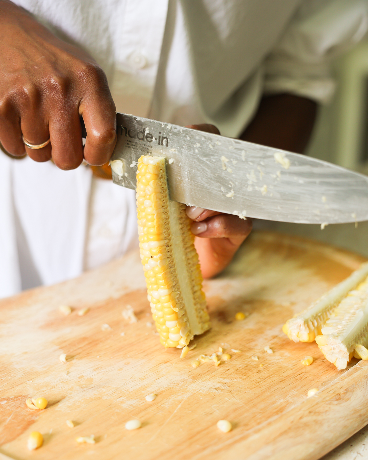 quartering a corn cob