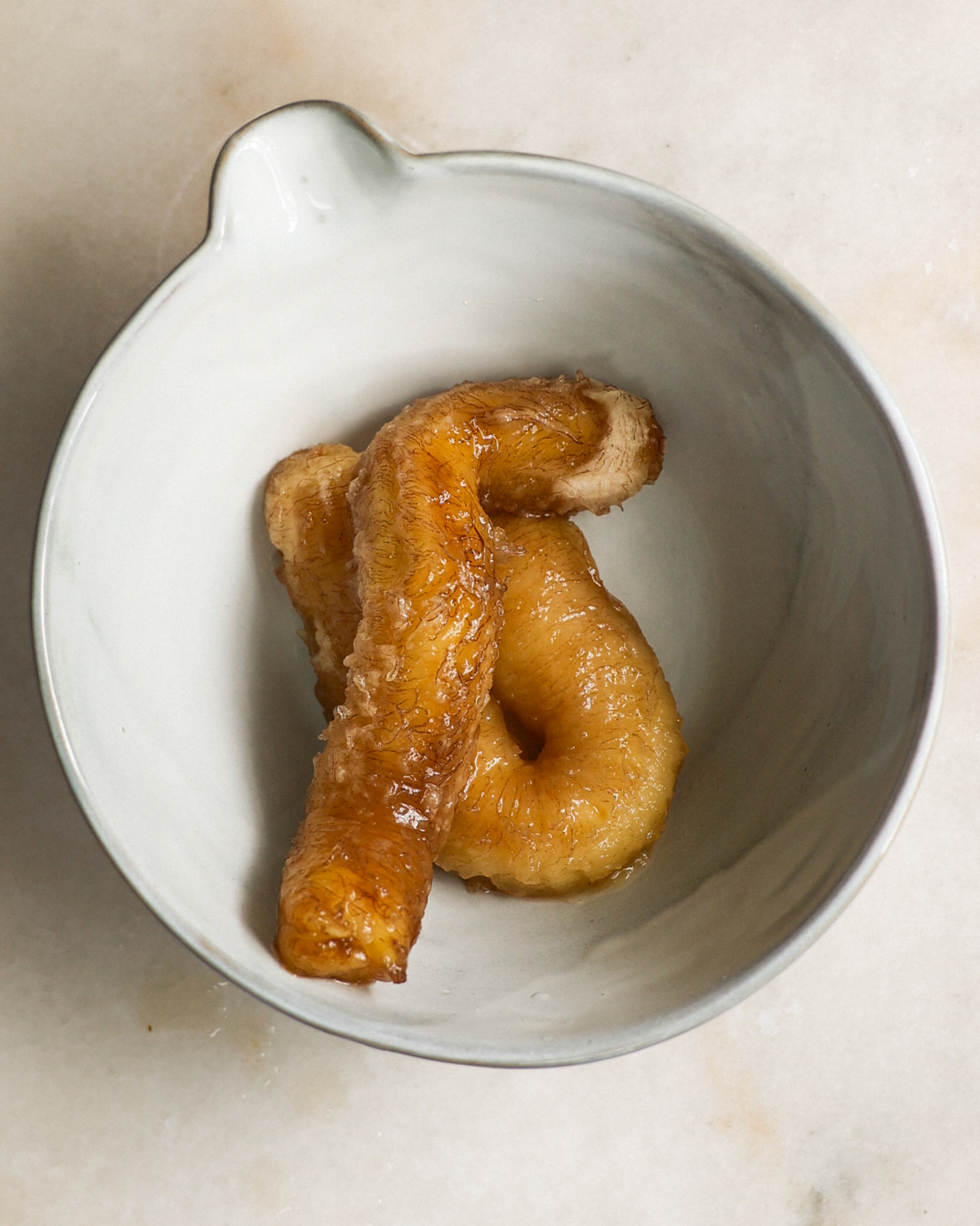 ripe bananas in bowl