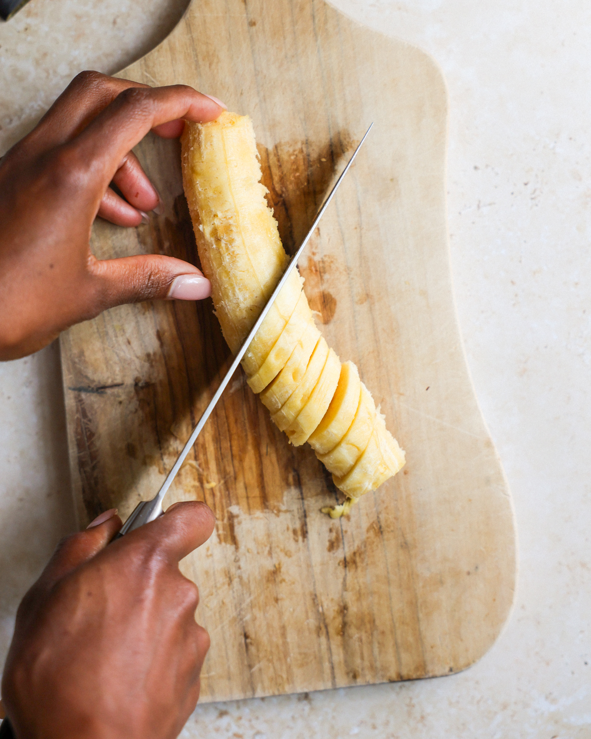 overhead slicing the plantain